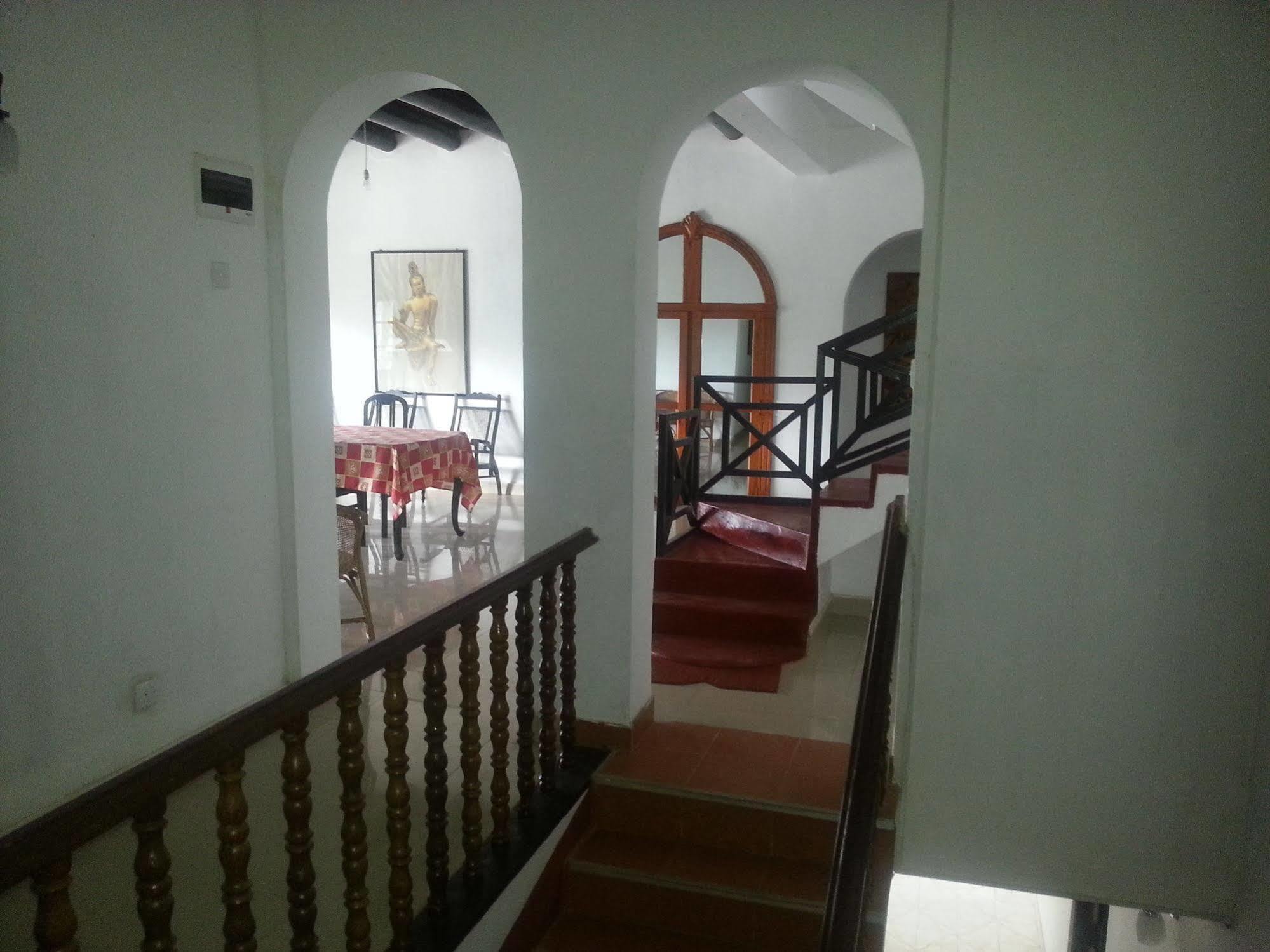 Kandy Holiday Home ภายนอก รูปภาพ