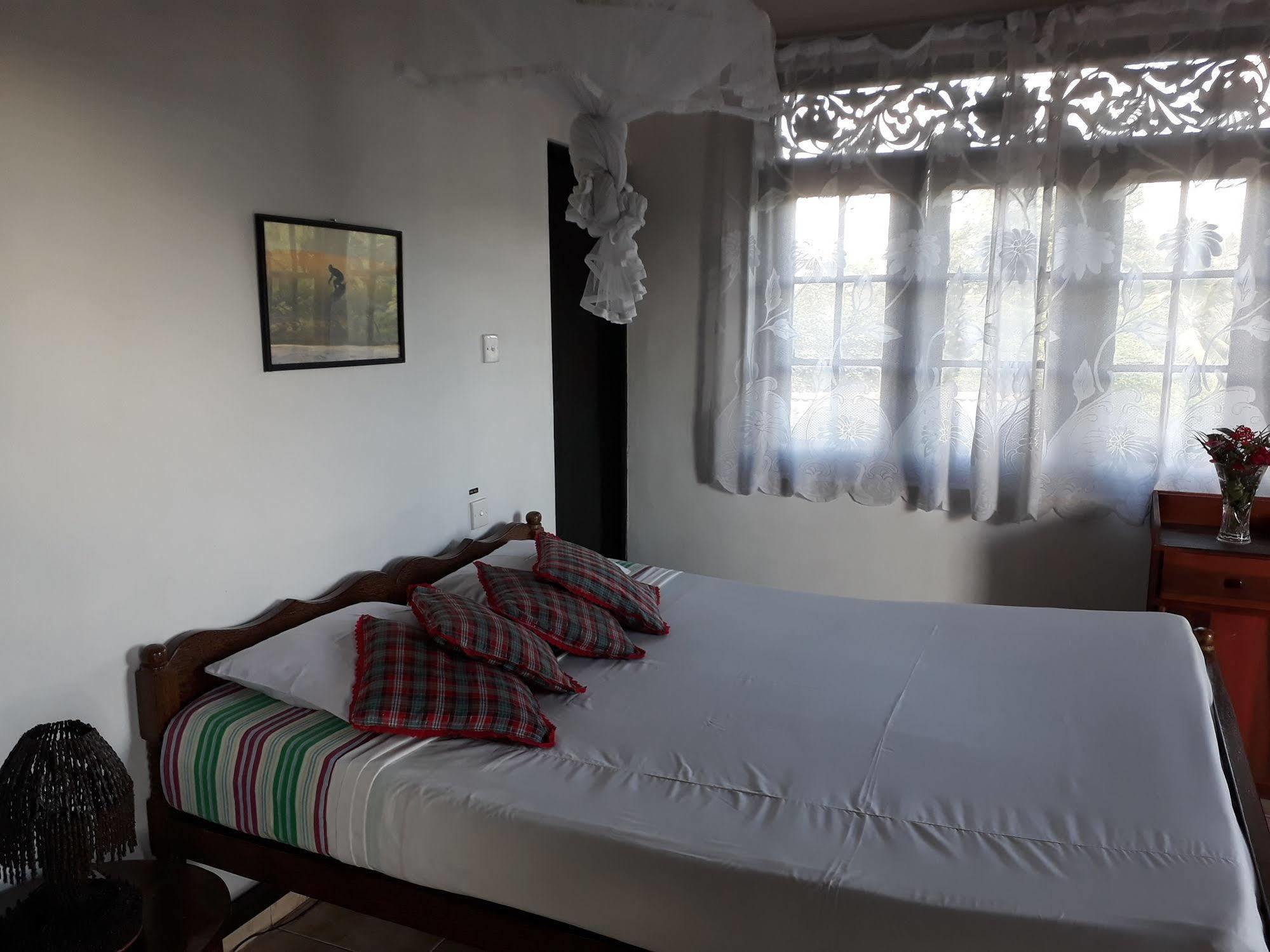 Kandy Holiday Home ภายนอก รูปภาพ