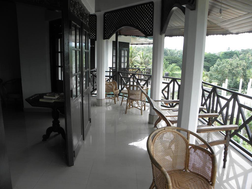 Kandy Holiday Home ภายนอก รูปภาพ