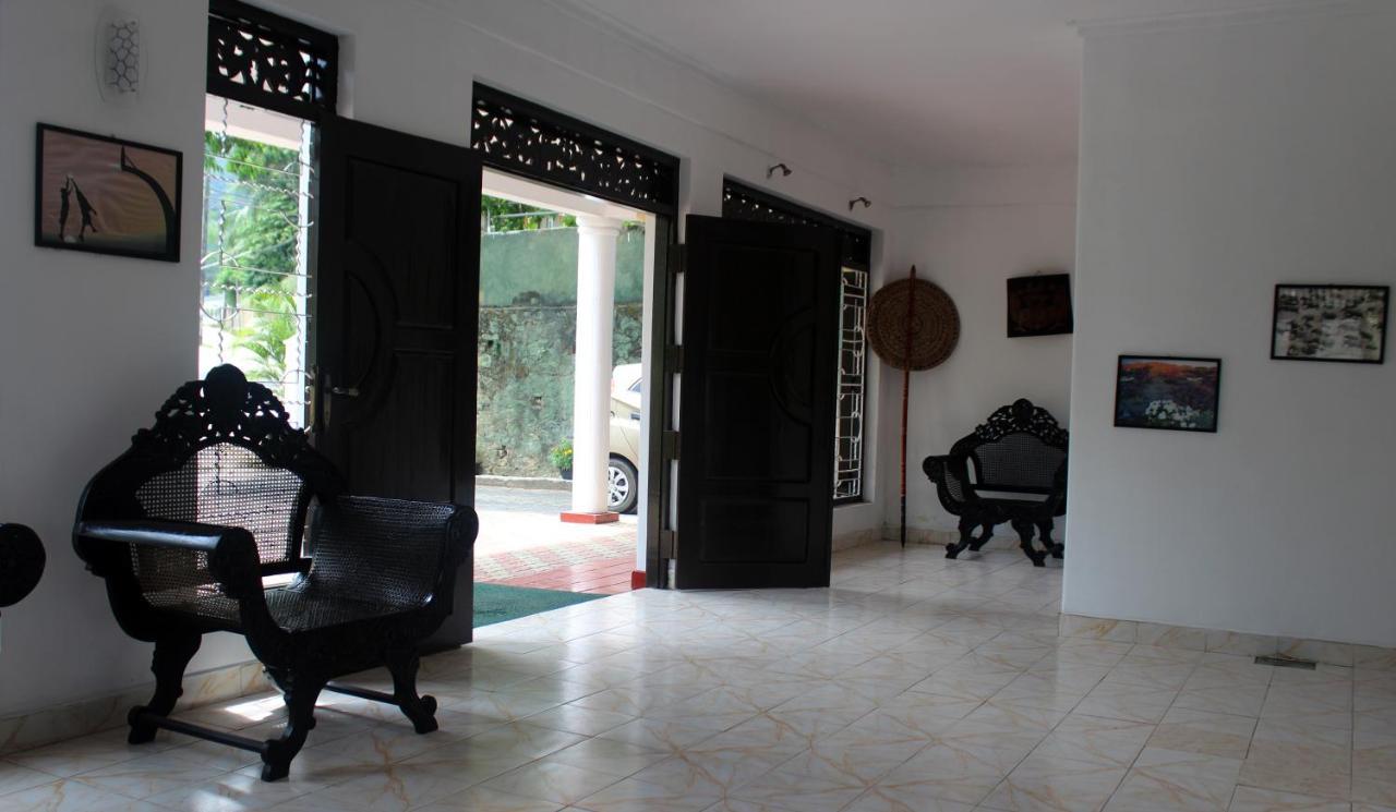 Kandy Holiday Home ภายนอก รูปภาพ