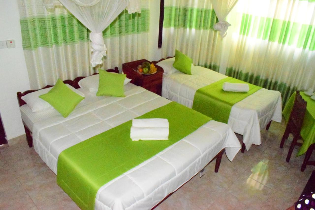Kandy Holiday Home ภายนอก รูปภาพ
